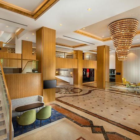 Holiday Inn Agra MG Road an IHG Hotel Bagian luar foto Lobby