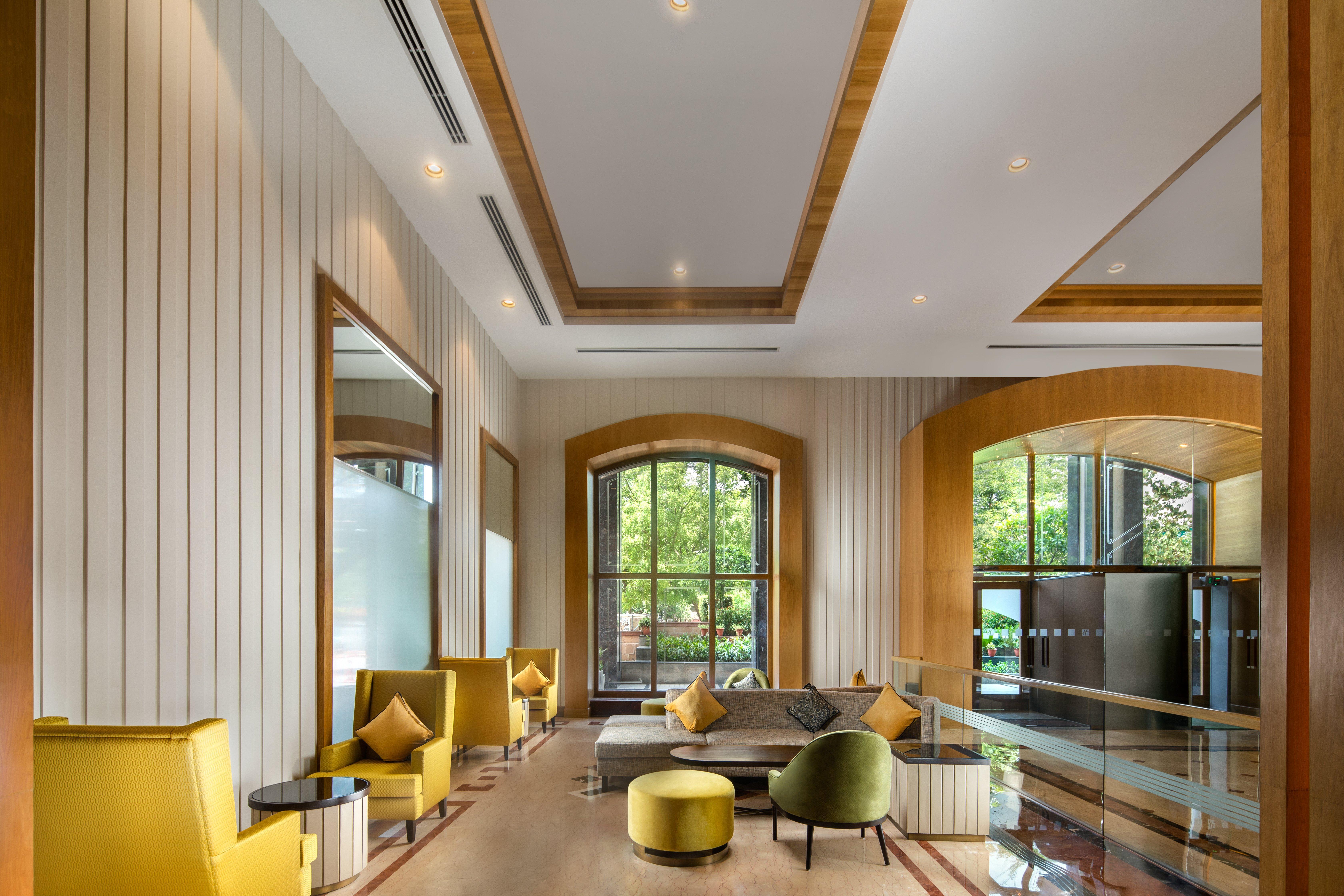 Holiday Inn Agra MG Road an IHG Hotel Bagian luar foto The lobby of the hotel