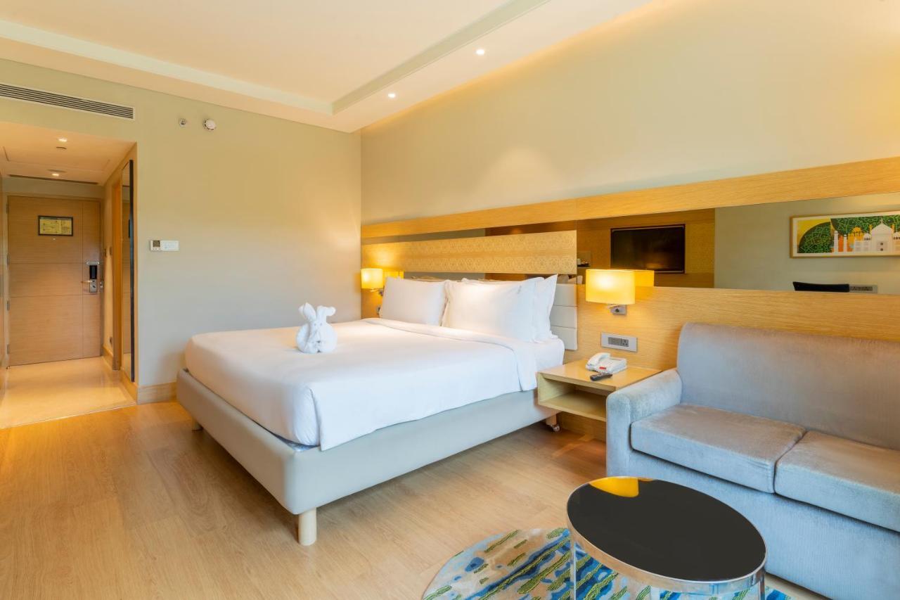 Holiday Inn Agra MG Road an IHG Hotel Bagian luar foto Deluxe Room
