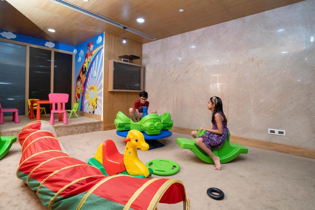 Holiday Inn Agra MG Road an IHG Hotel Bagian luar foto Children's play area