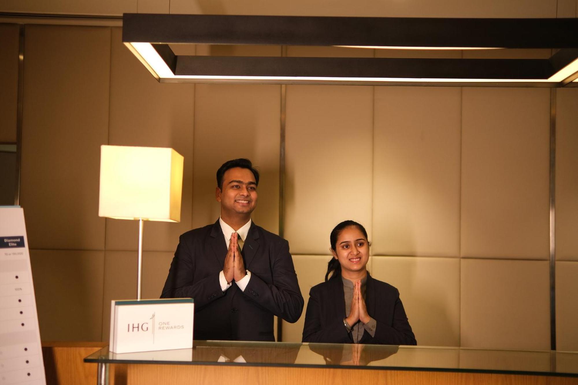 Holiday Inn Agra MG Road an IHG Hotel Bagian luar foto